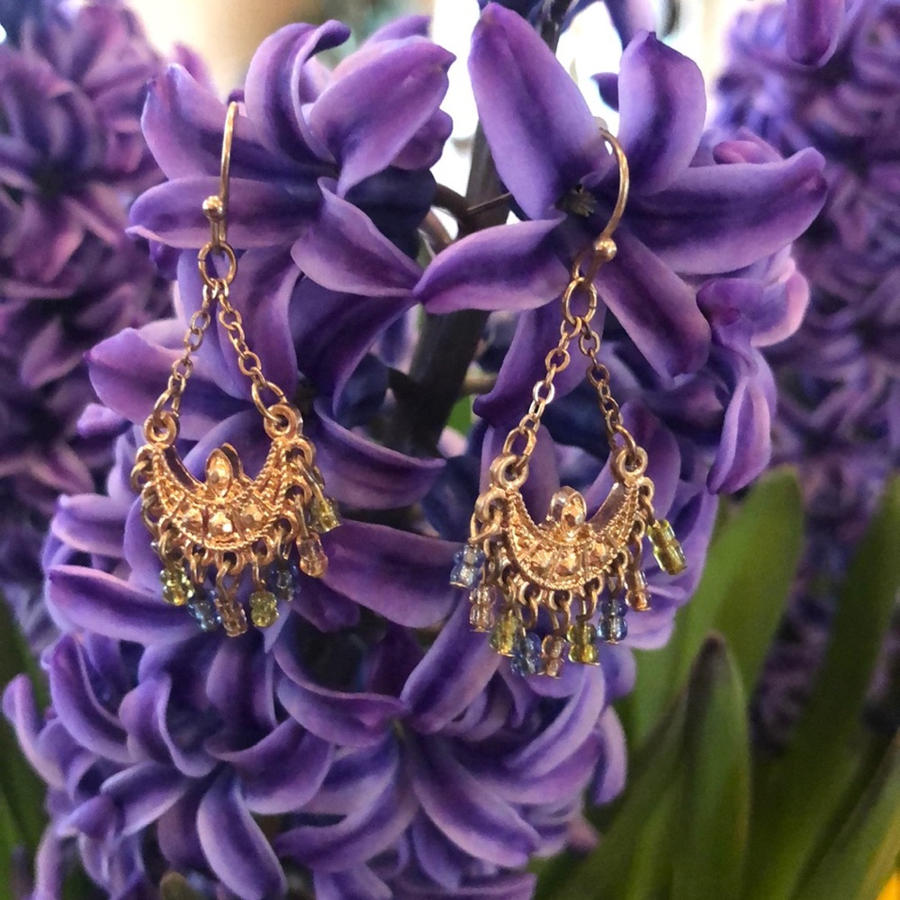 Gold small hanging earrings. Very light weight